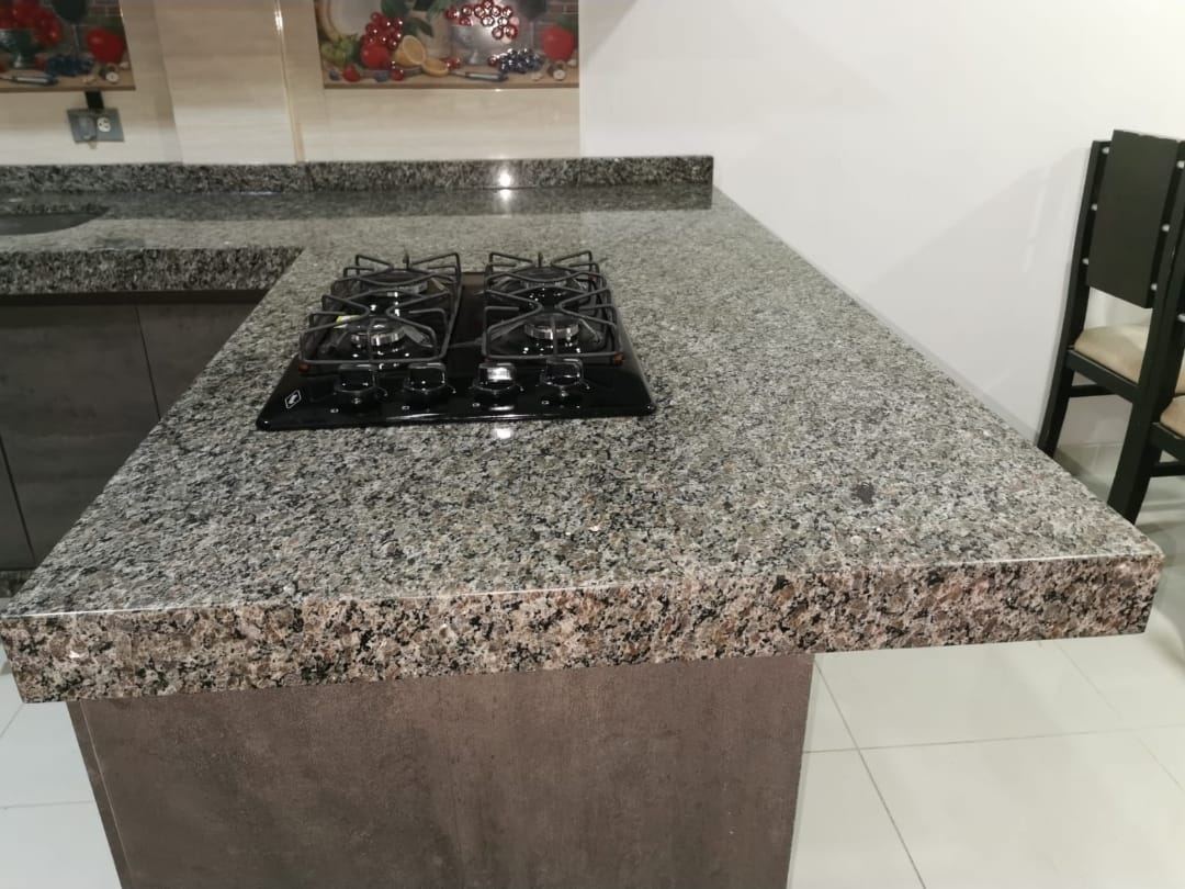 Cocina en granito natural Color Brown